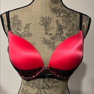 Victoria’s Secret very sexy pink/black satin and Lace push-up Bra size 34 DD